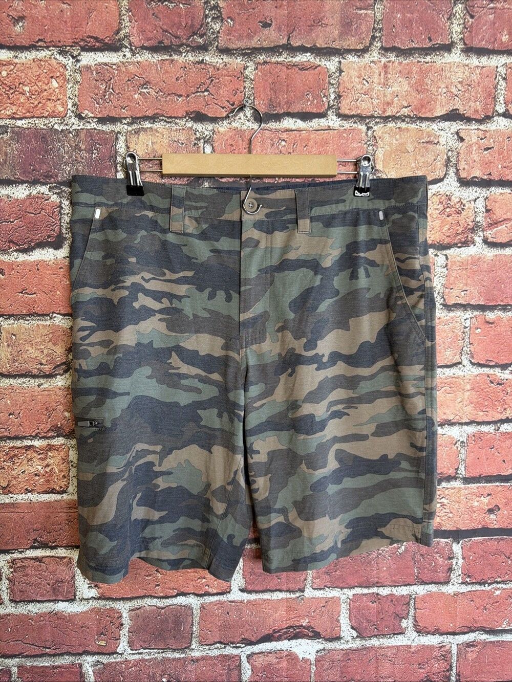 Flag & Anthem Mens Size 34 Camoflauge Shorts